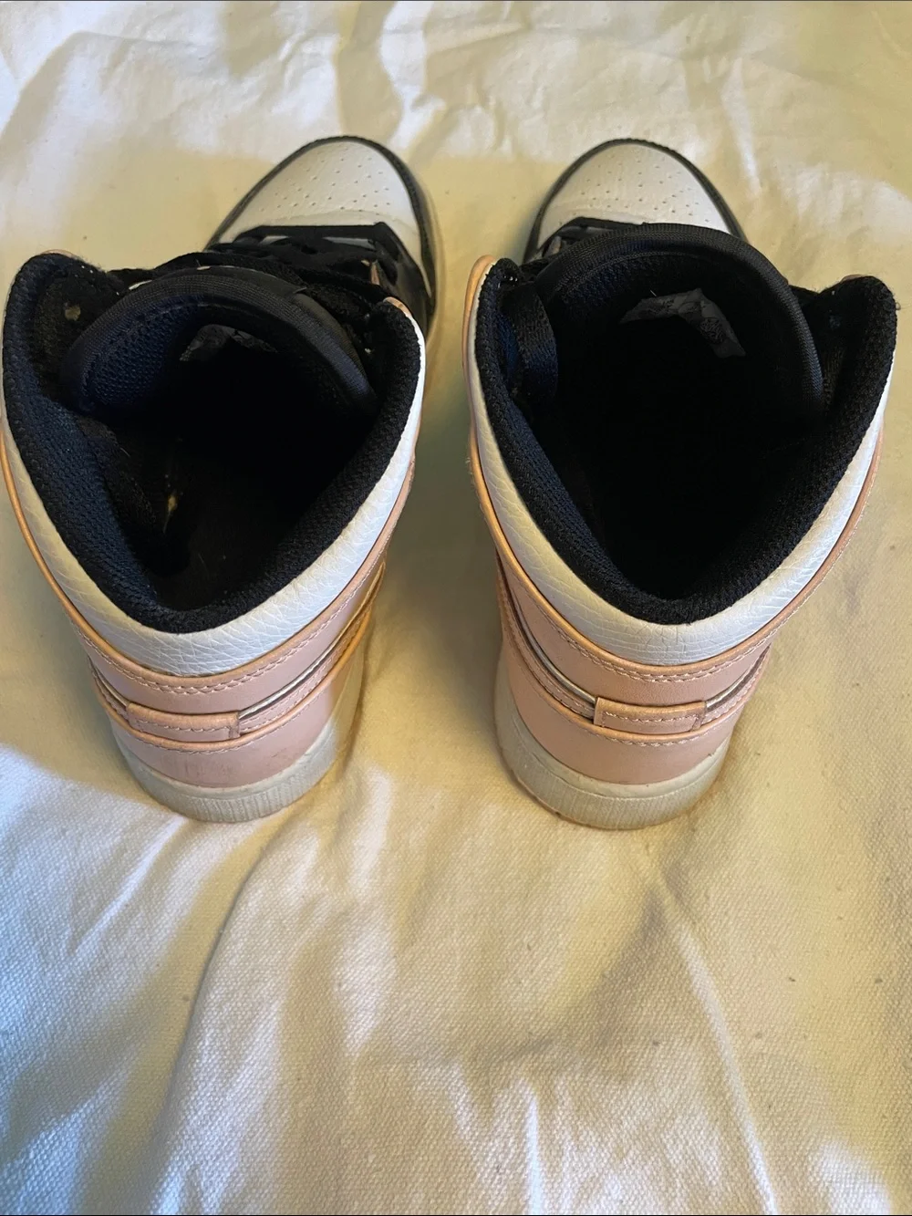 Nike AIR JORDAN 1 Mid White Pink Black Sneakers